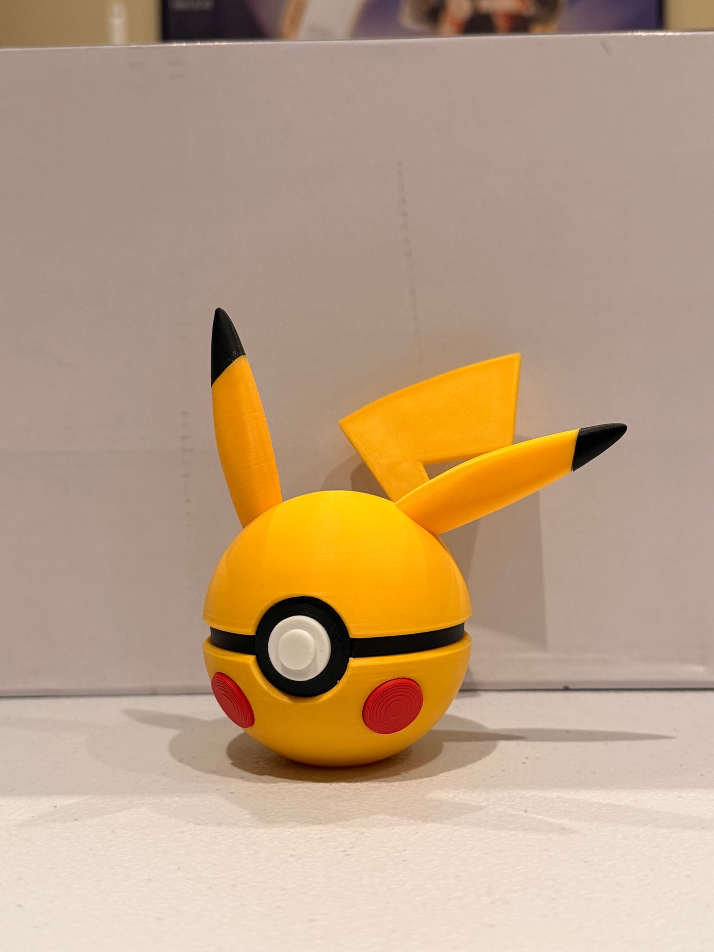 Pikachu Pokéball