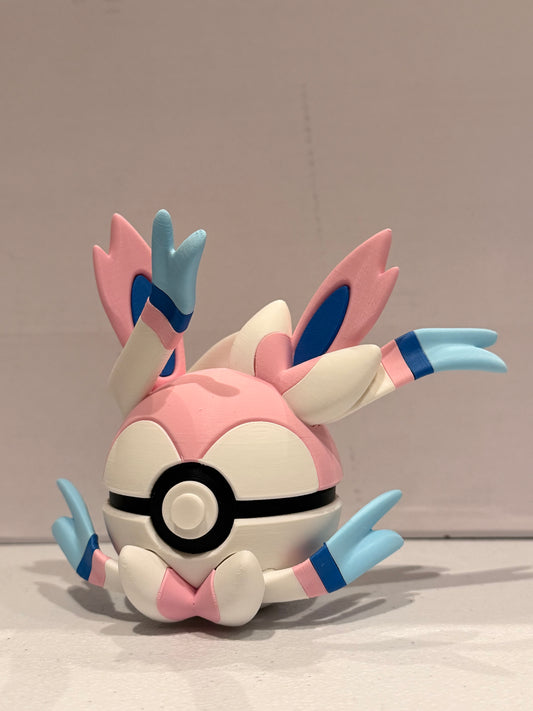 Sylveon Pokéball