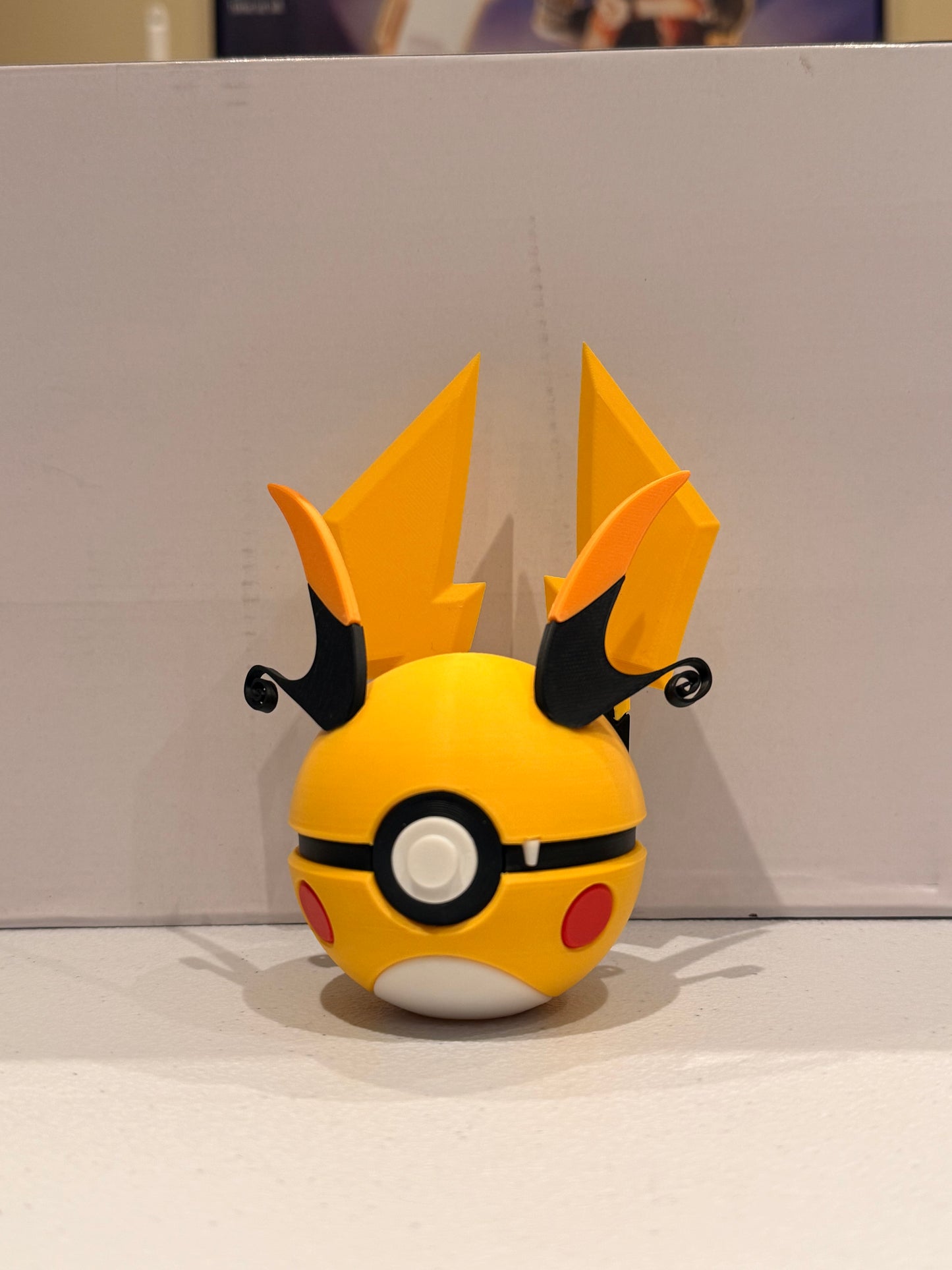 Mega Raichu Y Pokéball