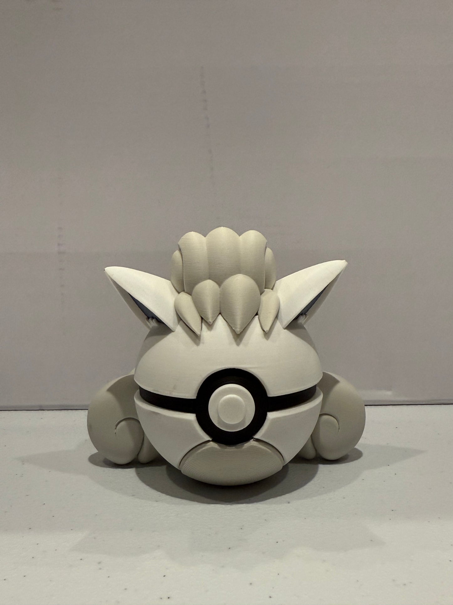 Alolan Vulpix (All White) Pokéball